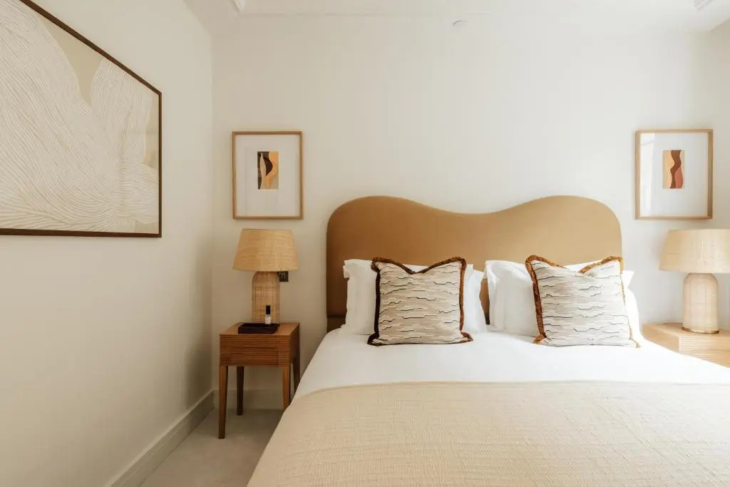 Claridge House by SLO