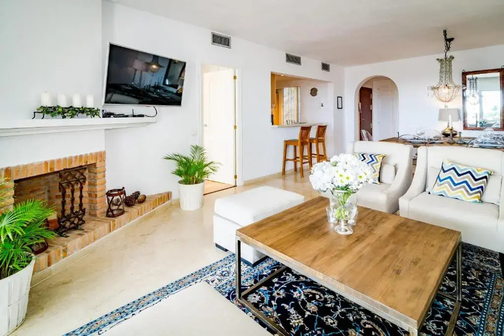 MA - Elegant Apartment with Sea views