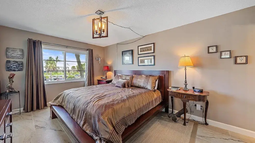 Salty Soldi 2 Bedroom Condo by RedAwning