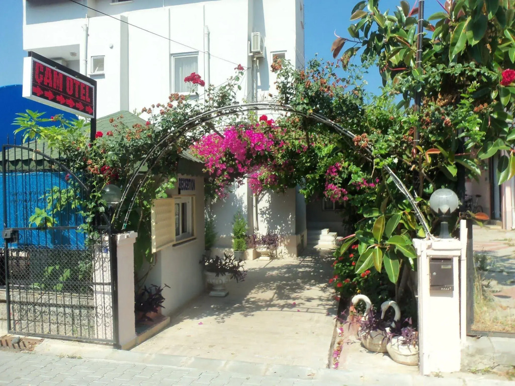 Cam Hotel
