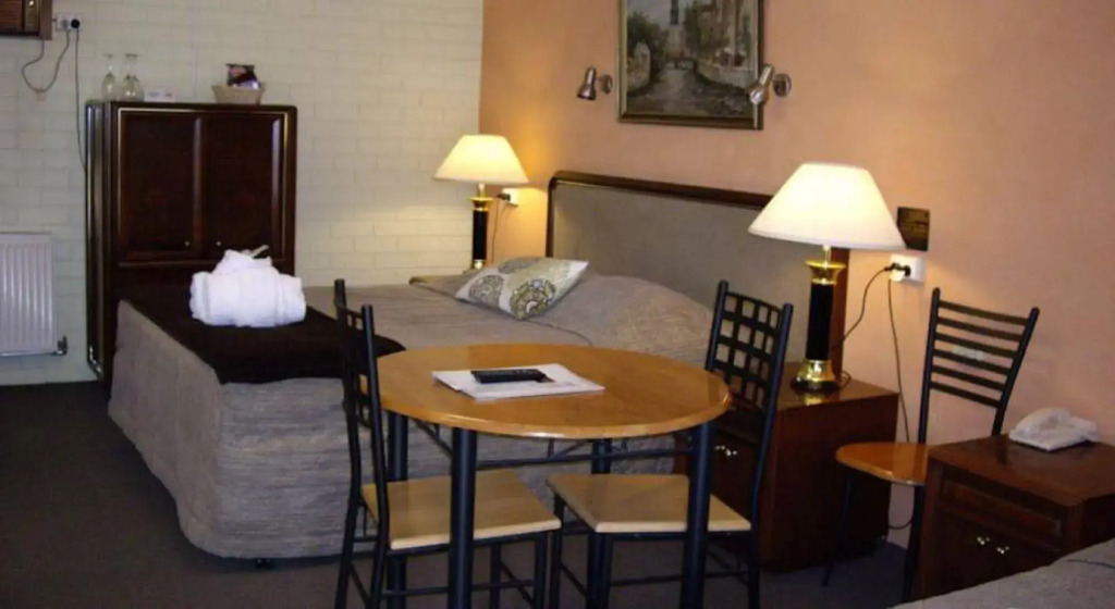 Estelle Kramer Motel