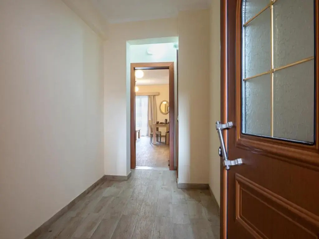 Charmy 2BD Apartment near Mon Repos Beach