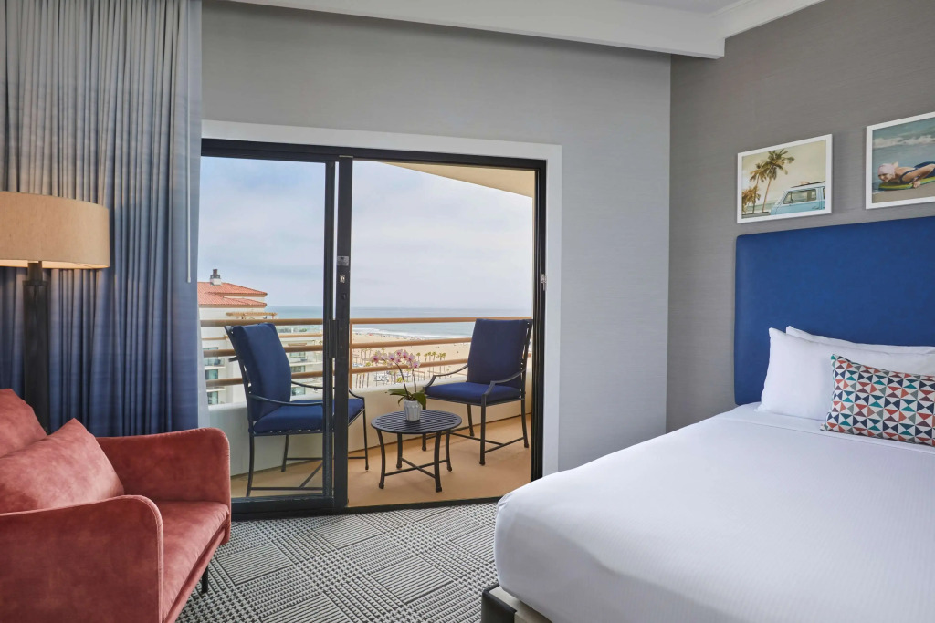The Waterfront Beach Resort, A Hilton Hotel