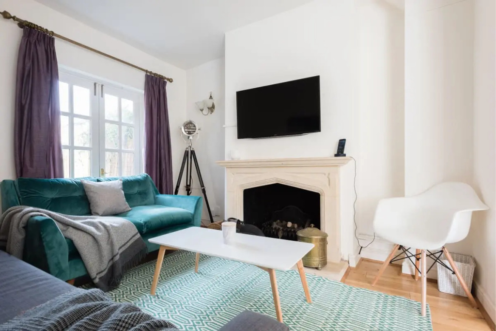 The Great Clarendon Lodge - Large & Stylish 4BDR Home