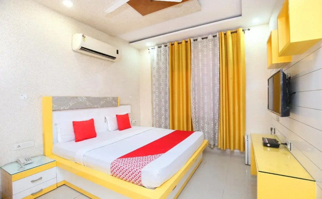 Hotel GST Grand Plaza