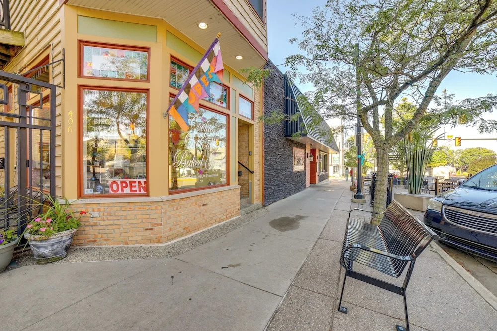 'phoenix Nest' South Haven Condo: River View!