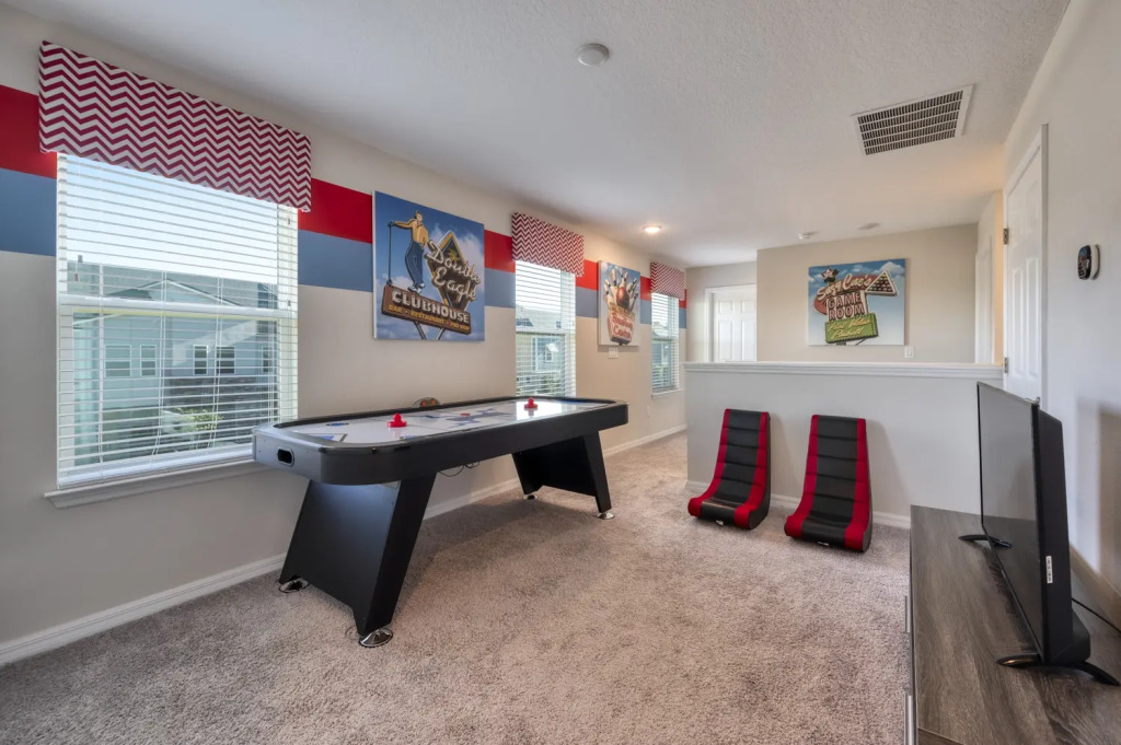 Comfortable villa with private pool near Disney