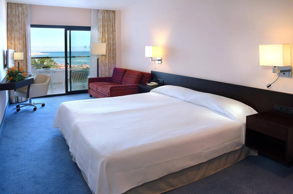 Hotel Faro, a Lopesan Collection Hotel