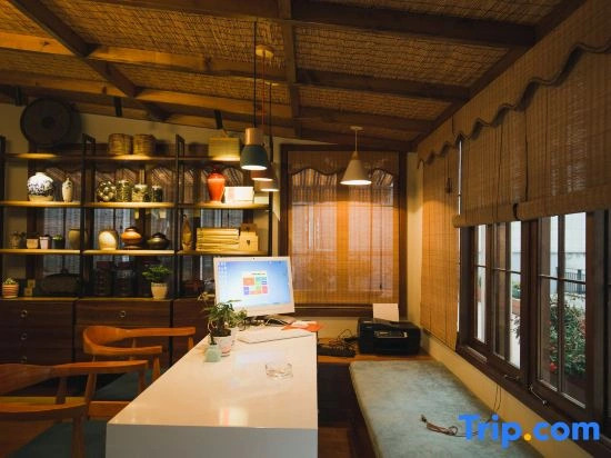 Zhangjiajie Rongxikeju Residence