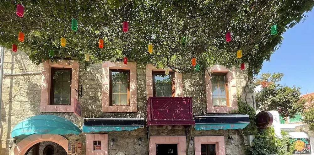 Nadide Duru Alacati