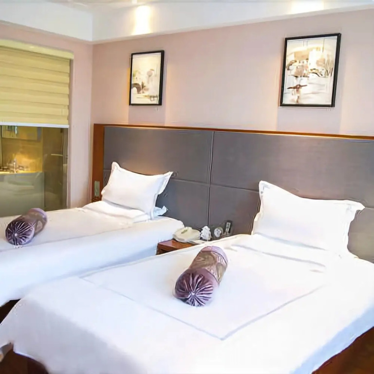P & E Hotels