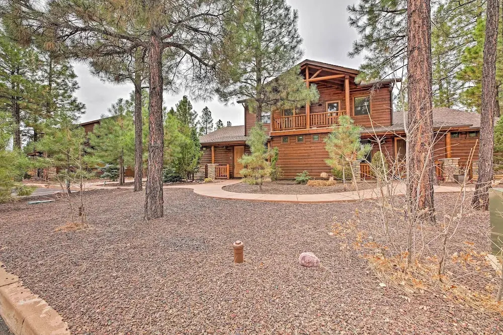 < 1 Mi to Torreon Golf Club: Show Low Condo