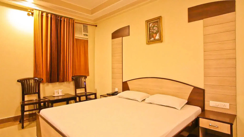 Hotel Taran by OYO