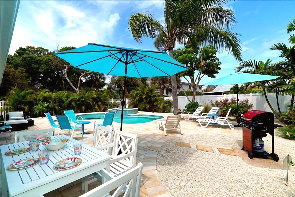 Manatee Cottage 2 Bedrooms 2 Bathrooms Home