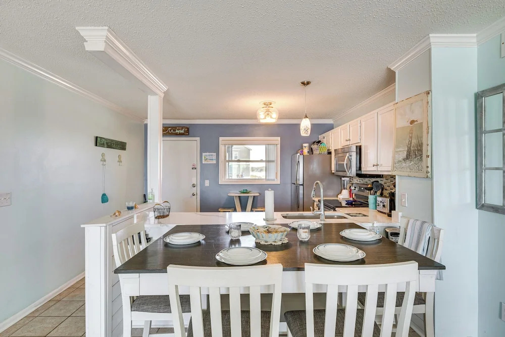 Steps to the Beach: Oceanfront Condo w/ Lanai!