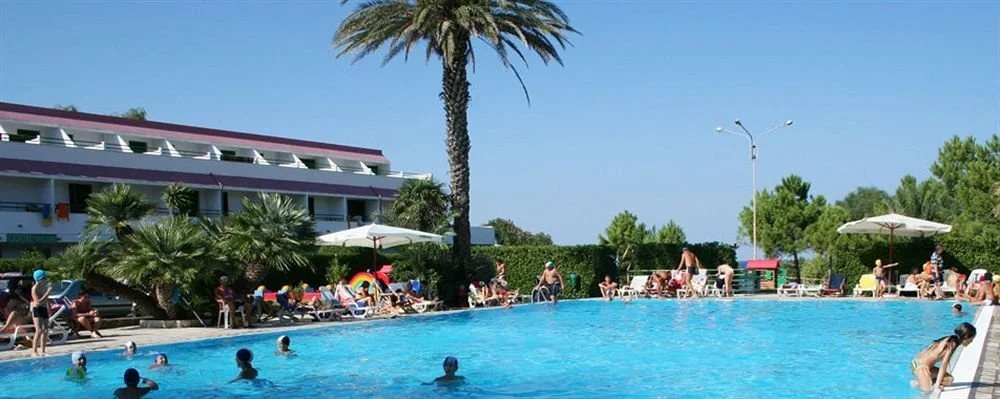 Costa Tiziana Resort