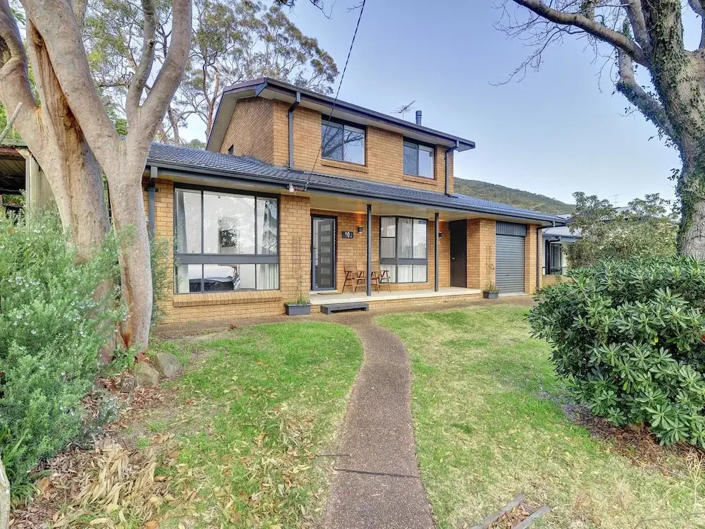 Ronald Avenue, 101, Sea Behind The Trees