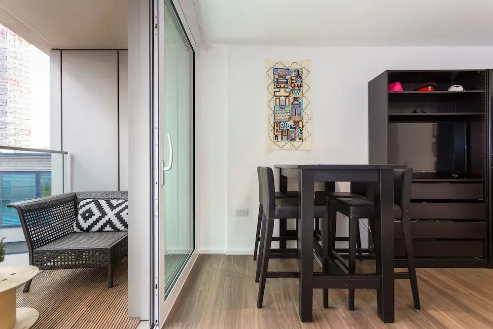 3 Bedroom Apartment Near King George's Park