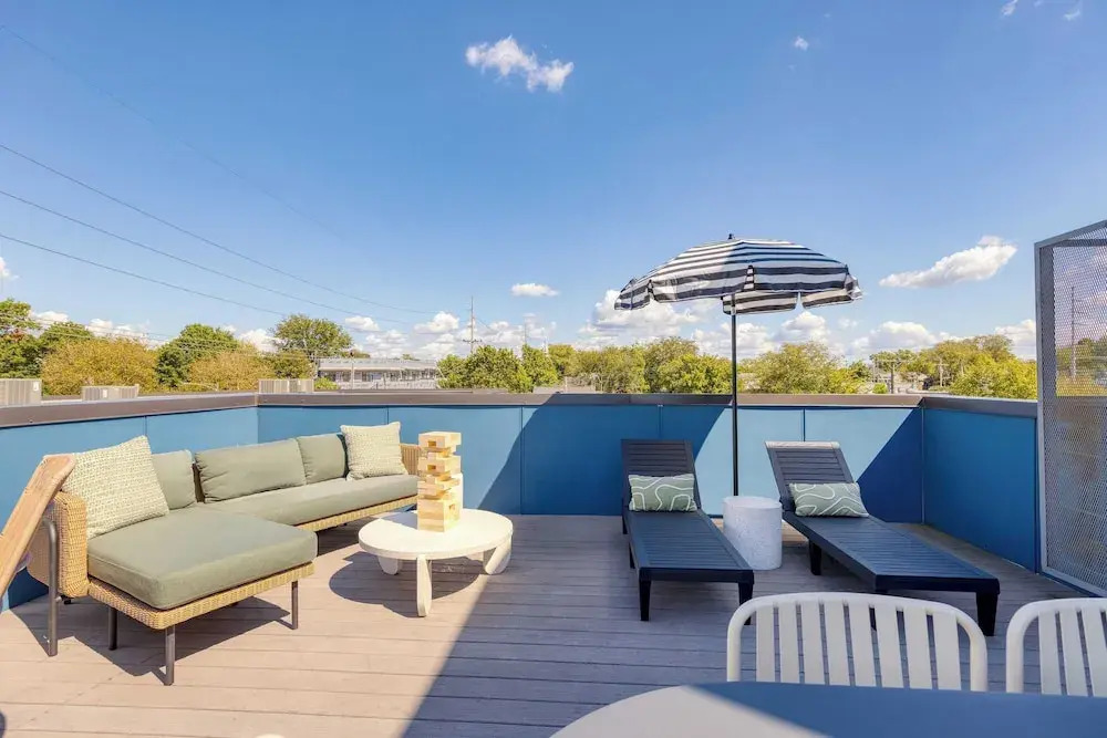 36 Guests on Music Row Bachelorette Suites + Glam Room 5 Minutes to Downtown