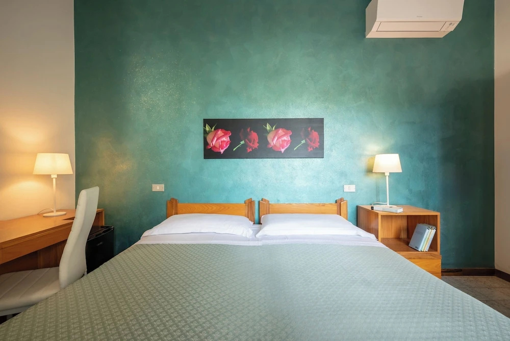 Hotel Parco dei Pini - 100mt dal Mare