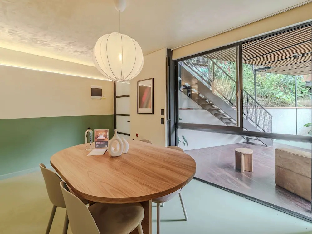 w Attractive 2BR w Balcony in Poblado