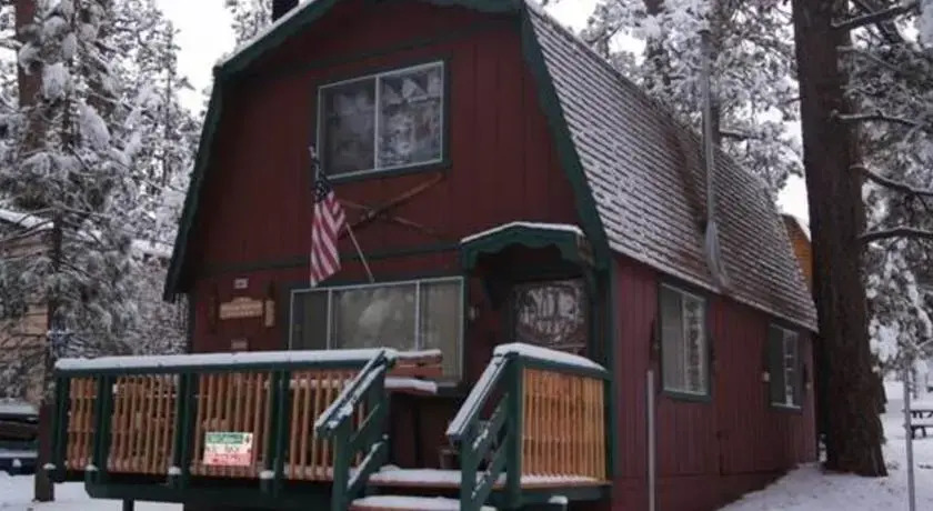RedAwning Badger Lodge