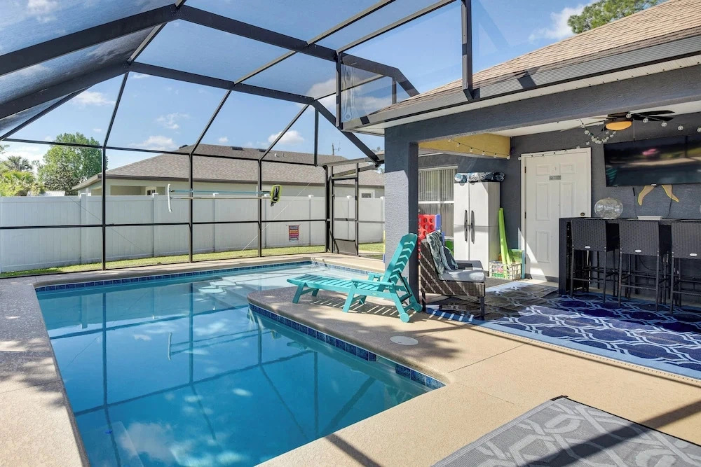Patio & Poolside Relaxation! Palm Coast Getaway