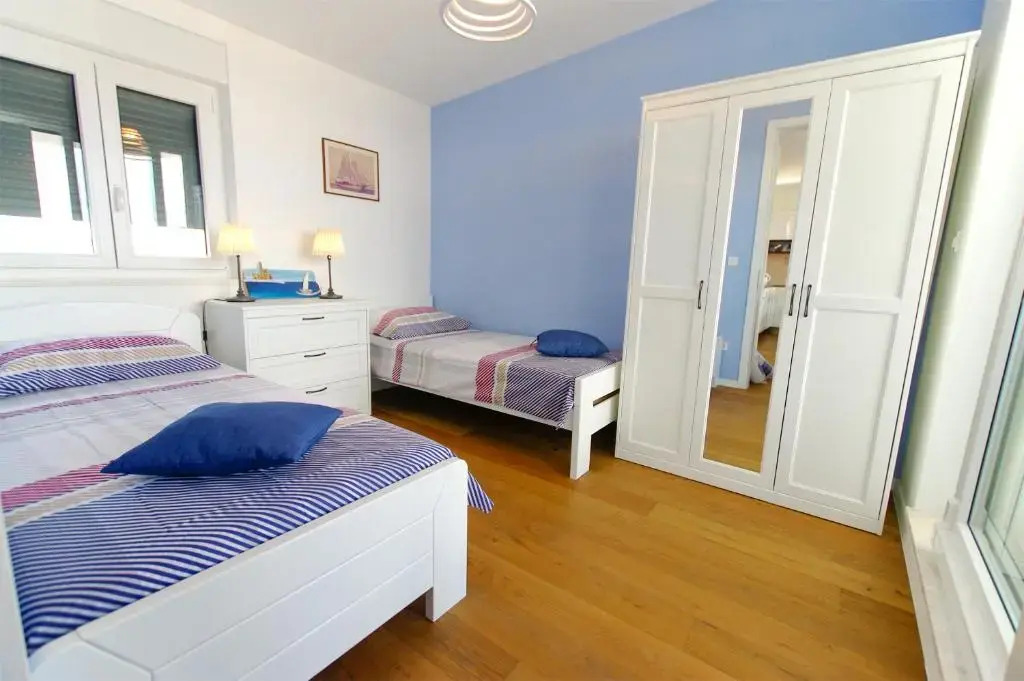 Brand New apartment in Murter id:100