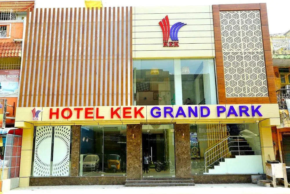 HOTEL KEK GRAND PARK