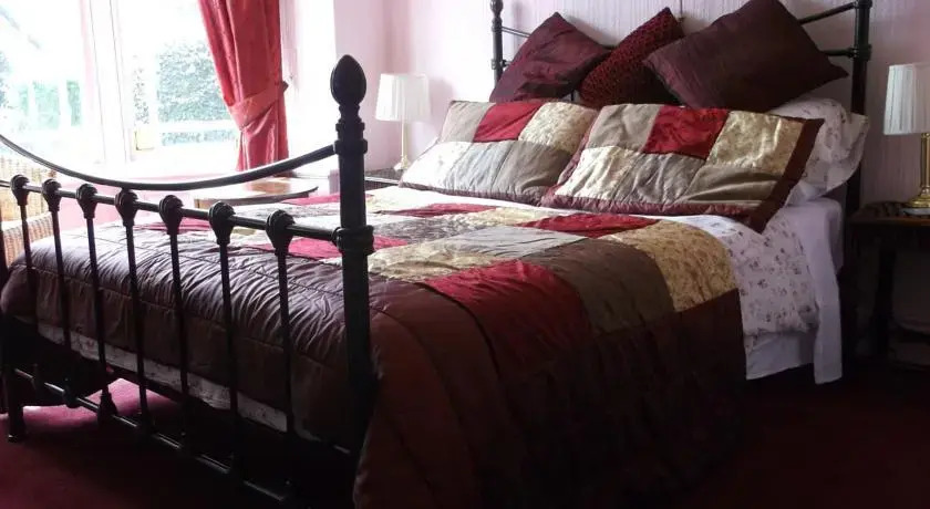 The Hollies Guest House