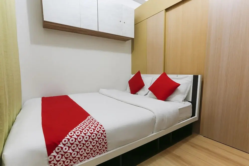 OYO 467 Trees Residences