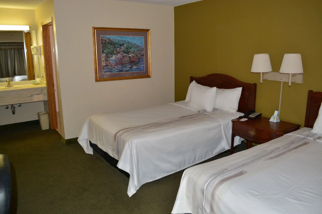 Chicago Lakeshore Hotel
