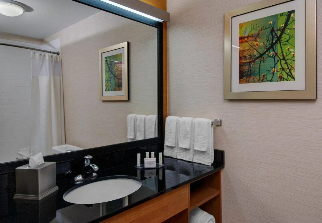 Fairfield Inn & Suites Fort Worth I-30 West near NAS JRB
