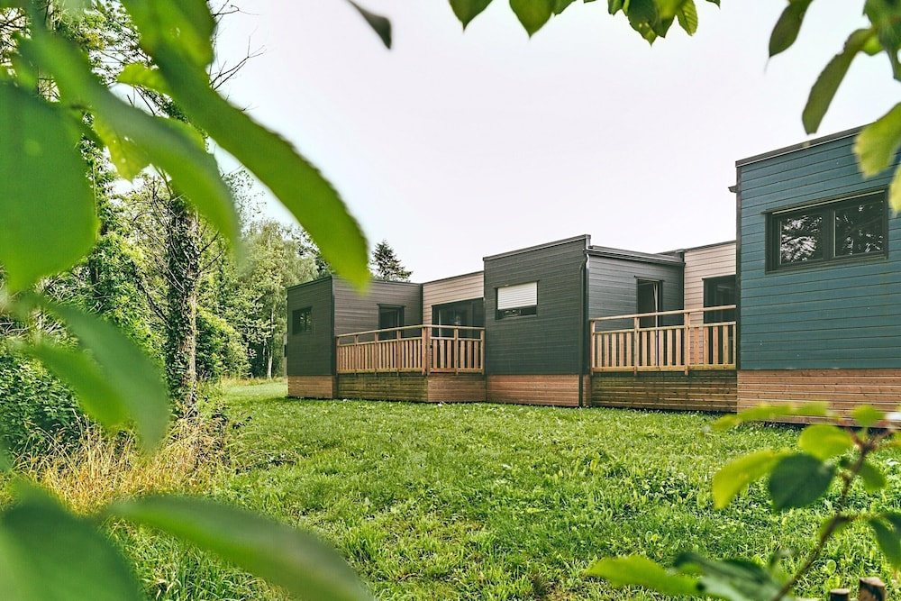 6 Guest Cottage With Pool & Terrace