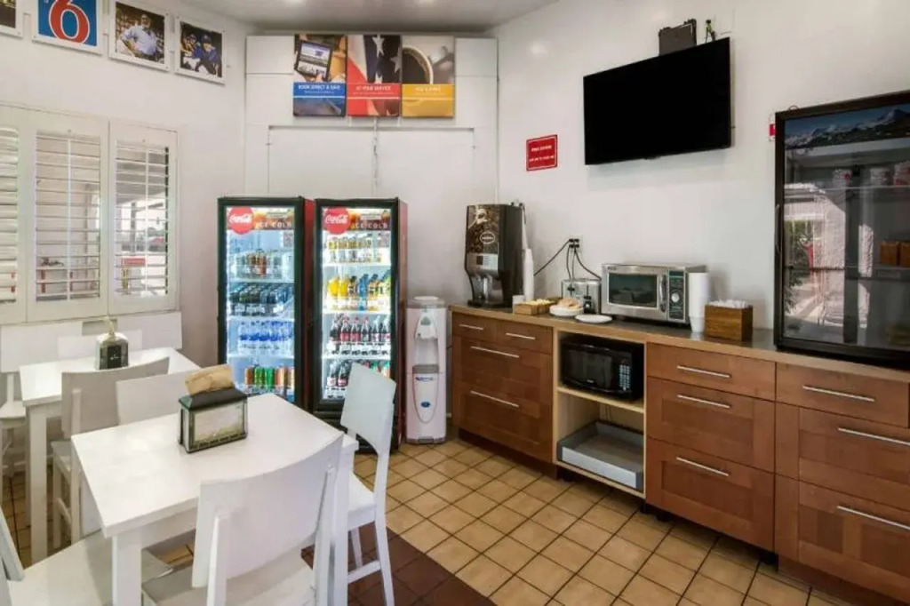 Motel 6 Monterey Park