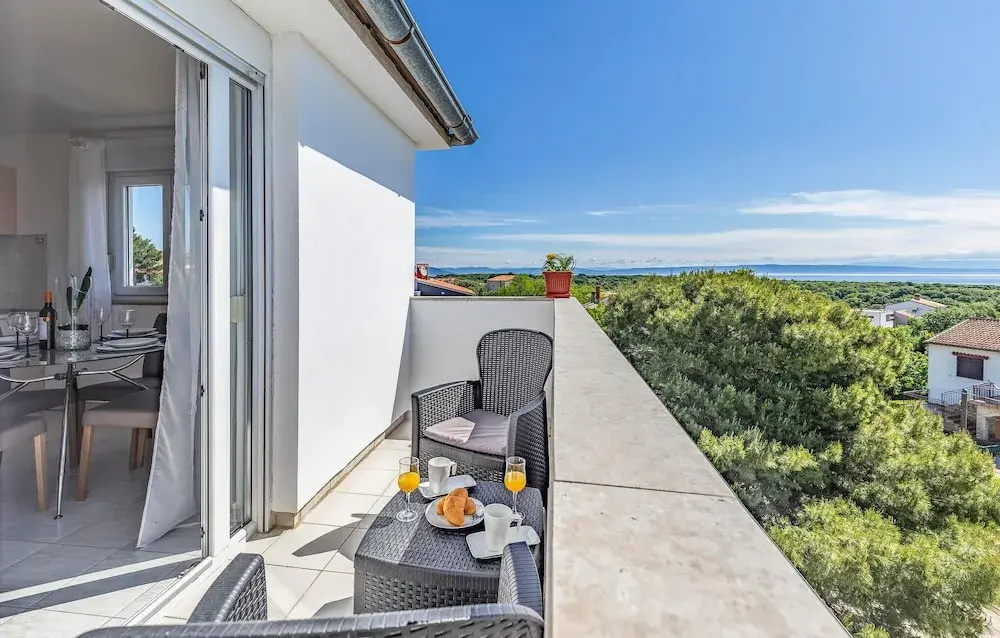 Stunning Apartment in Liznjan With 2 Bedrooms and Wifi
