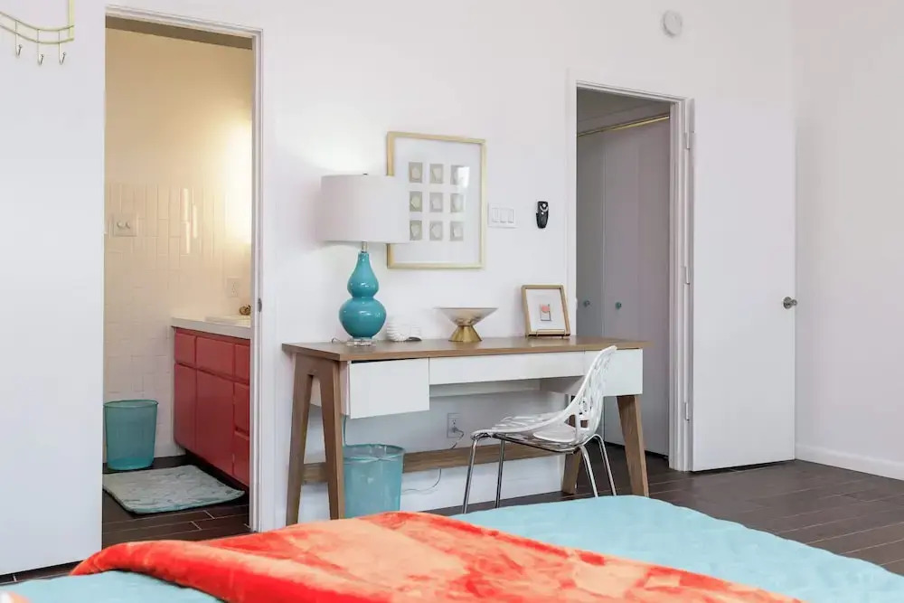 Stylish 3 Bedroom Pool Pets Sleeps 10