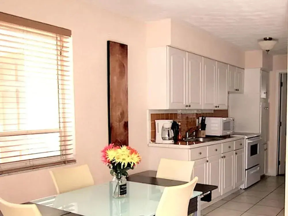 Lauderdale Villas, Suites by the Sea