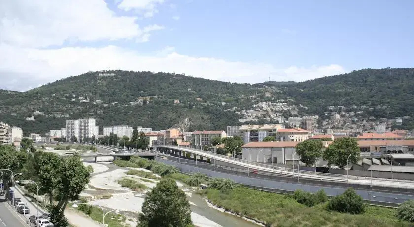 Azur Campus 1