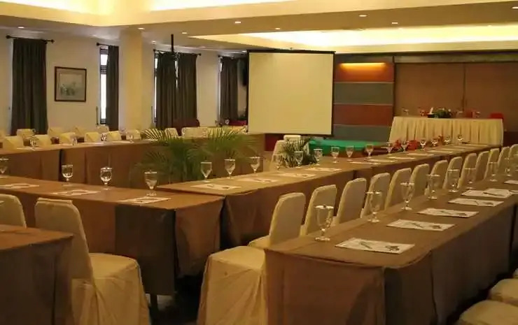 Theme Park & Resort Hotel Pantai Cermin