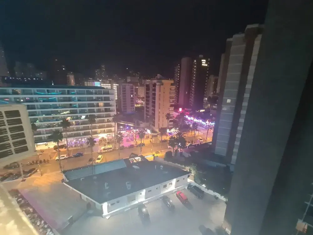 City Apartment With Pool Access