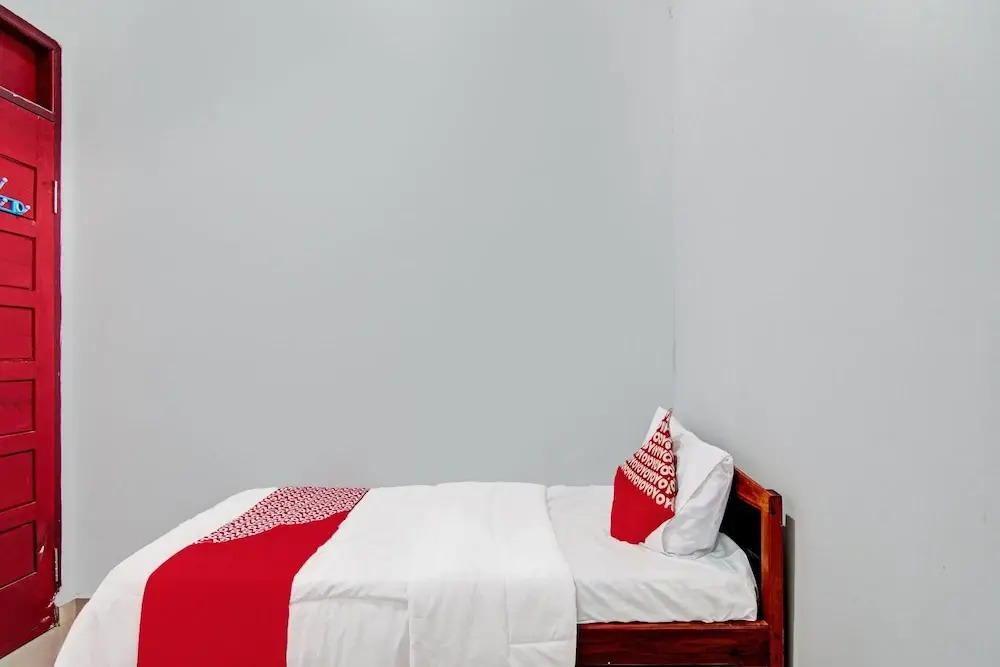 Hotel O Wisma Cendana Syariah Near PASAR FLAMBOYAN