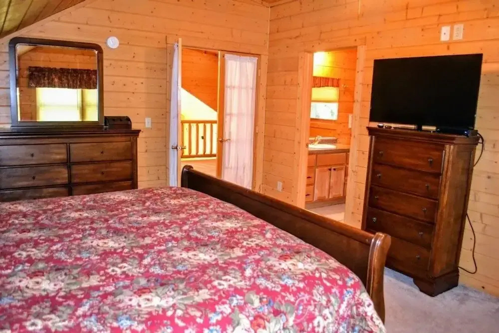 Camp Pinemere 5 Bedroom Home