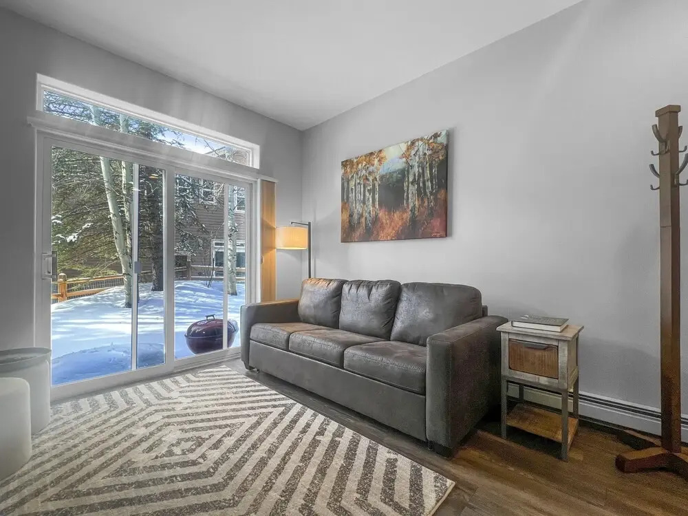 928A Lakepoint Circle 3Br 2,5Ba home