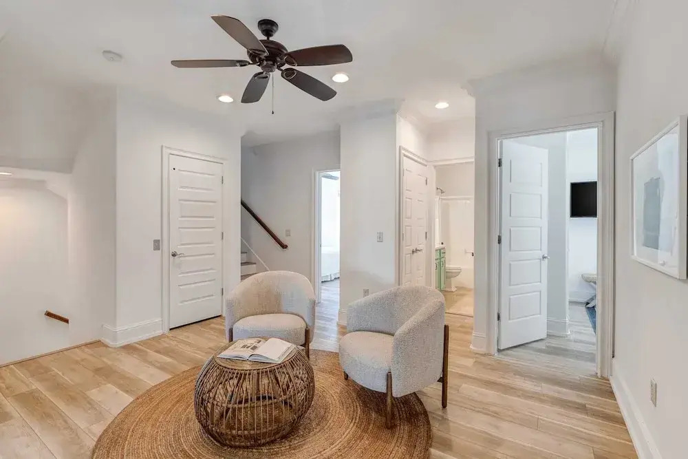 Sleeps 20, Private Pool, Putting Green, Walk to Beach Vitamin Sea by Avantstay