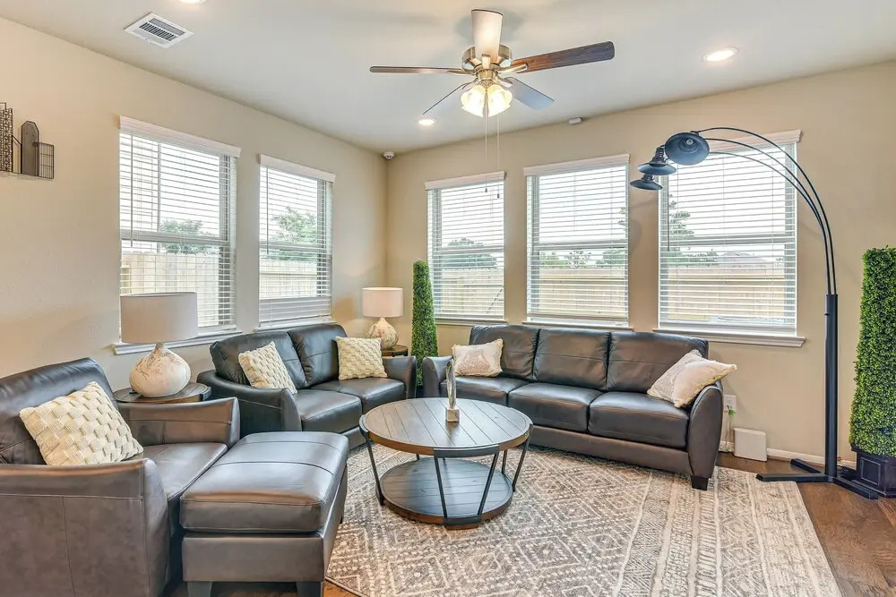 Welcoming Pasadena Home: 22 Mi to Downtown Houston