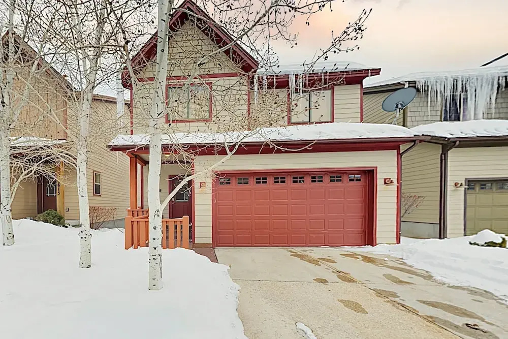 New Listing! Mountain-view Ski W/ Hot Tub 4 Bedroom Home