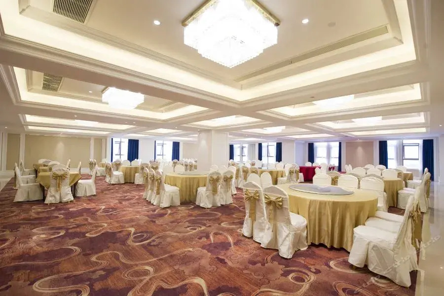 Vienna Hotel (Kevin International Branch, Yingchun West Road, Taizhou)