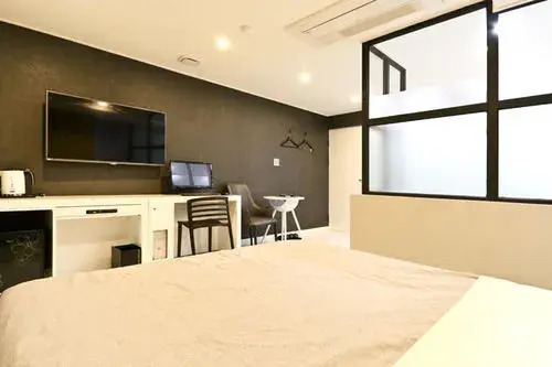 Haru Hotel