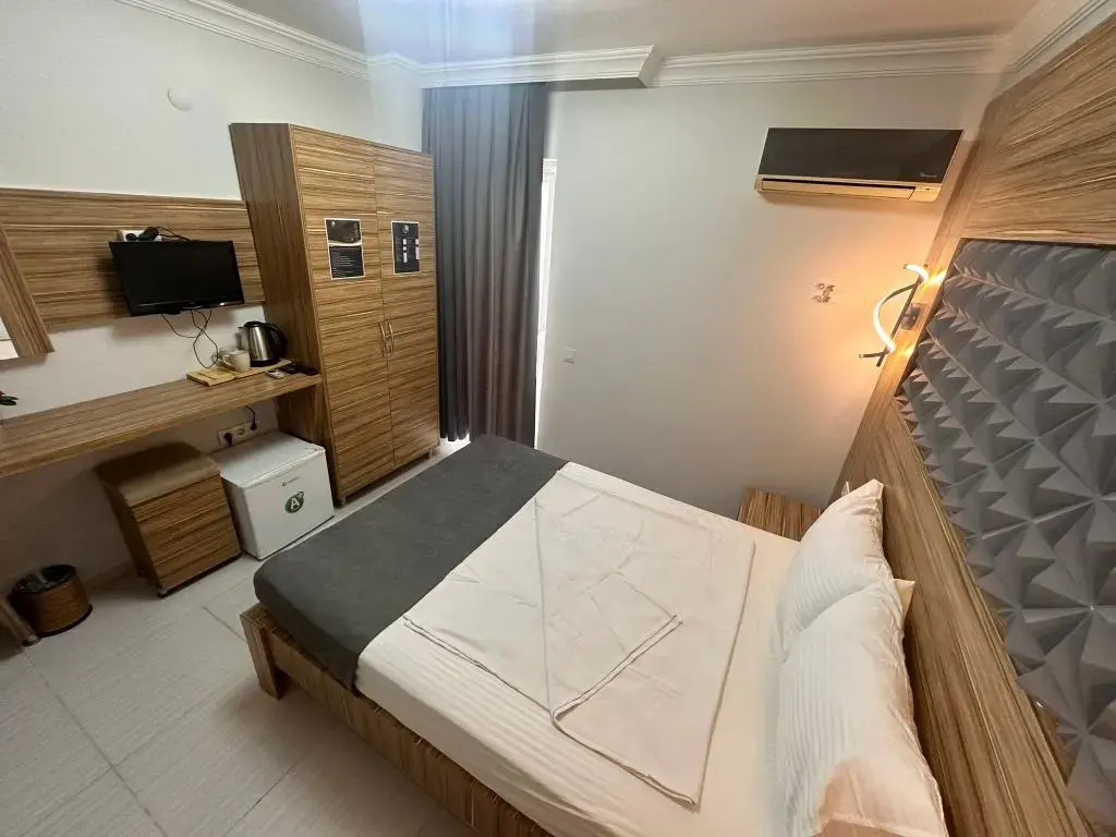 Royal Ezel Hotel